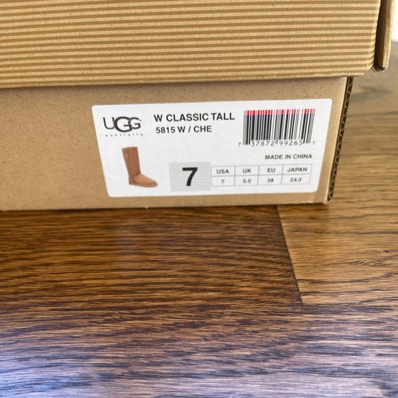 Tall UGG boots - Picture 8 of 8